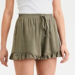 🦅American Eagle Olive Green Ruffle Hem Women's Shorts